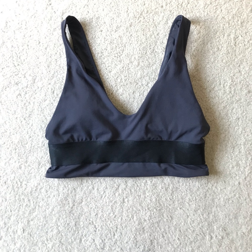 Fabletics Valetta Midi Sports Bra